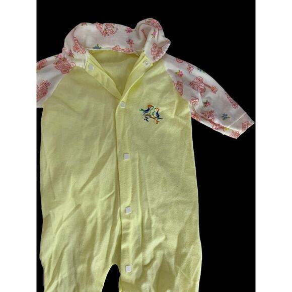 Vintage 1960s Baby Pajamas One Piece 12M Girls Soft Thin Embroidered Birds PJs - Picture 4 of 10